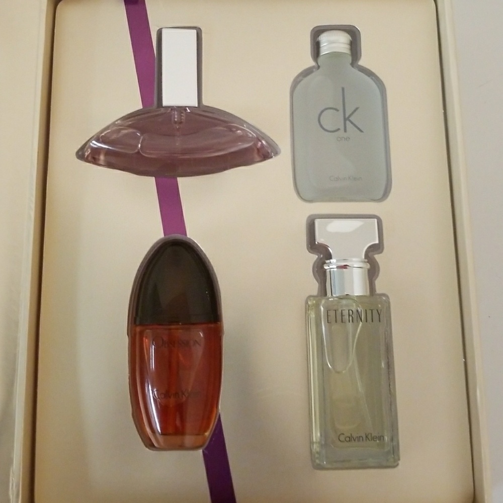 Perfume Gift set - Picture 2 of 3